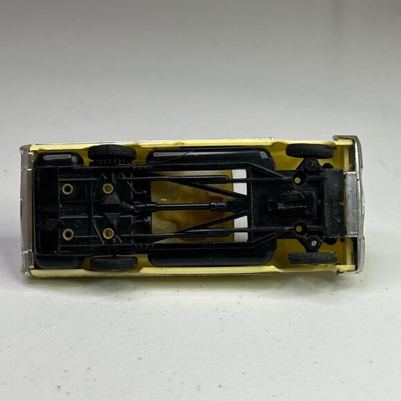 Vintage Ideal 1966 Chevy Impala Plastic Model Car Yellow - Damaged Roof - Picture 11 of 11